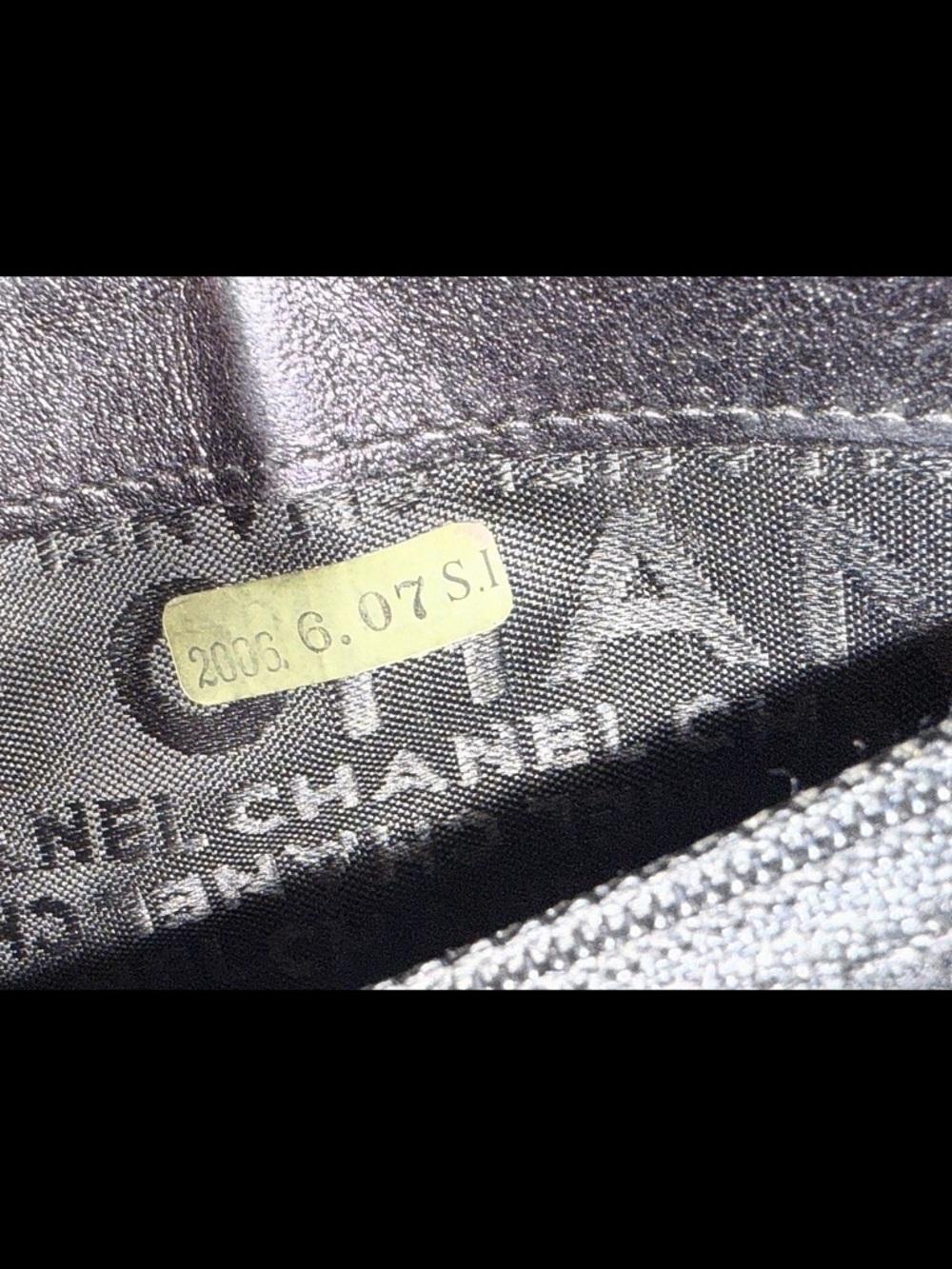 CHANEL - Metallic Quilted CC Logo Wallet Icon Series Leather RARE!! - Picture 10 of 10